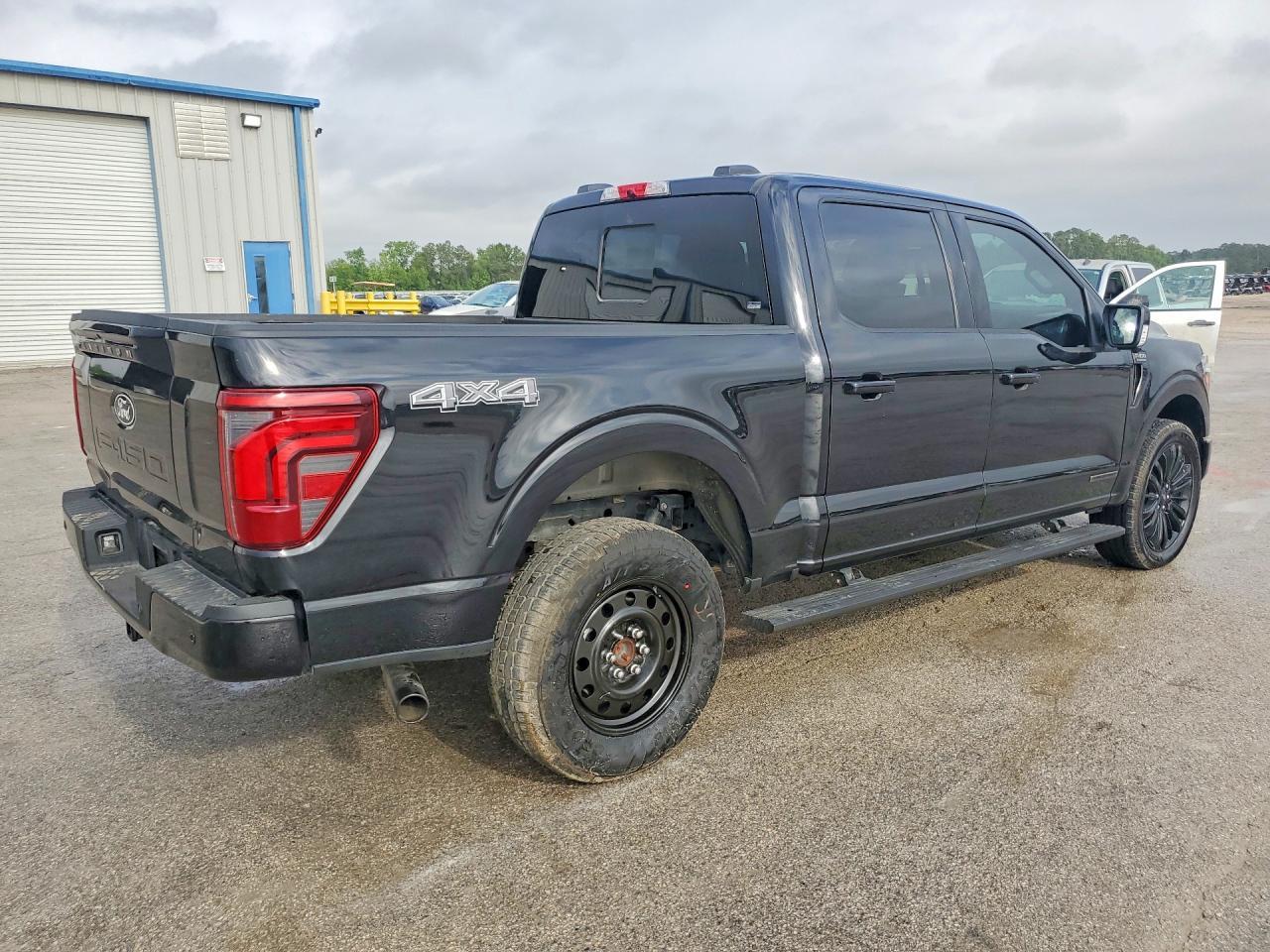 2025 Ford F150 Platinum - Фото 3