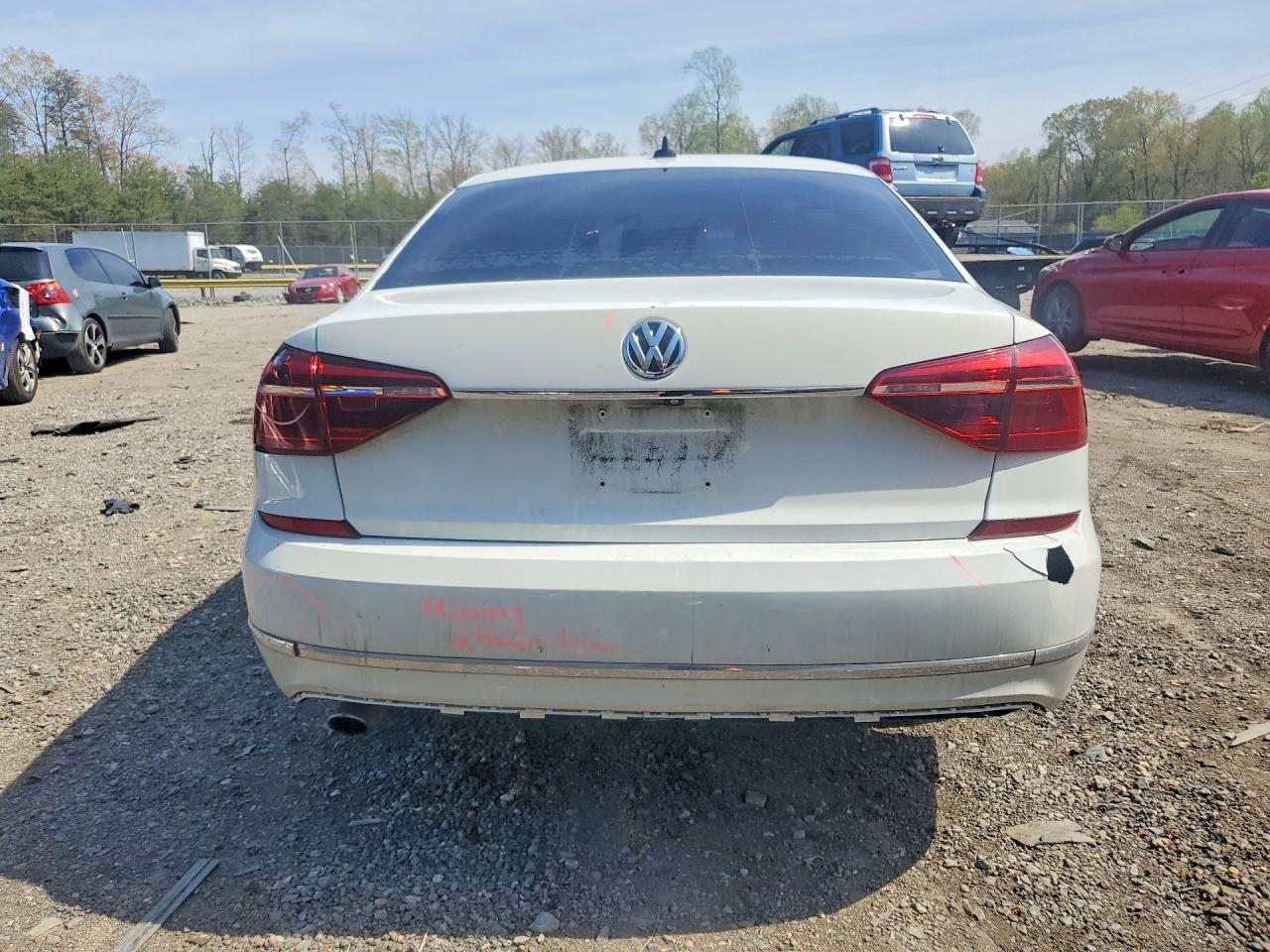2017 Volkswagen Passat R-Line - Image 6