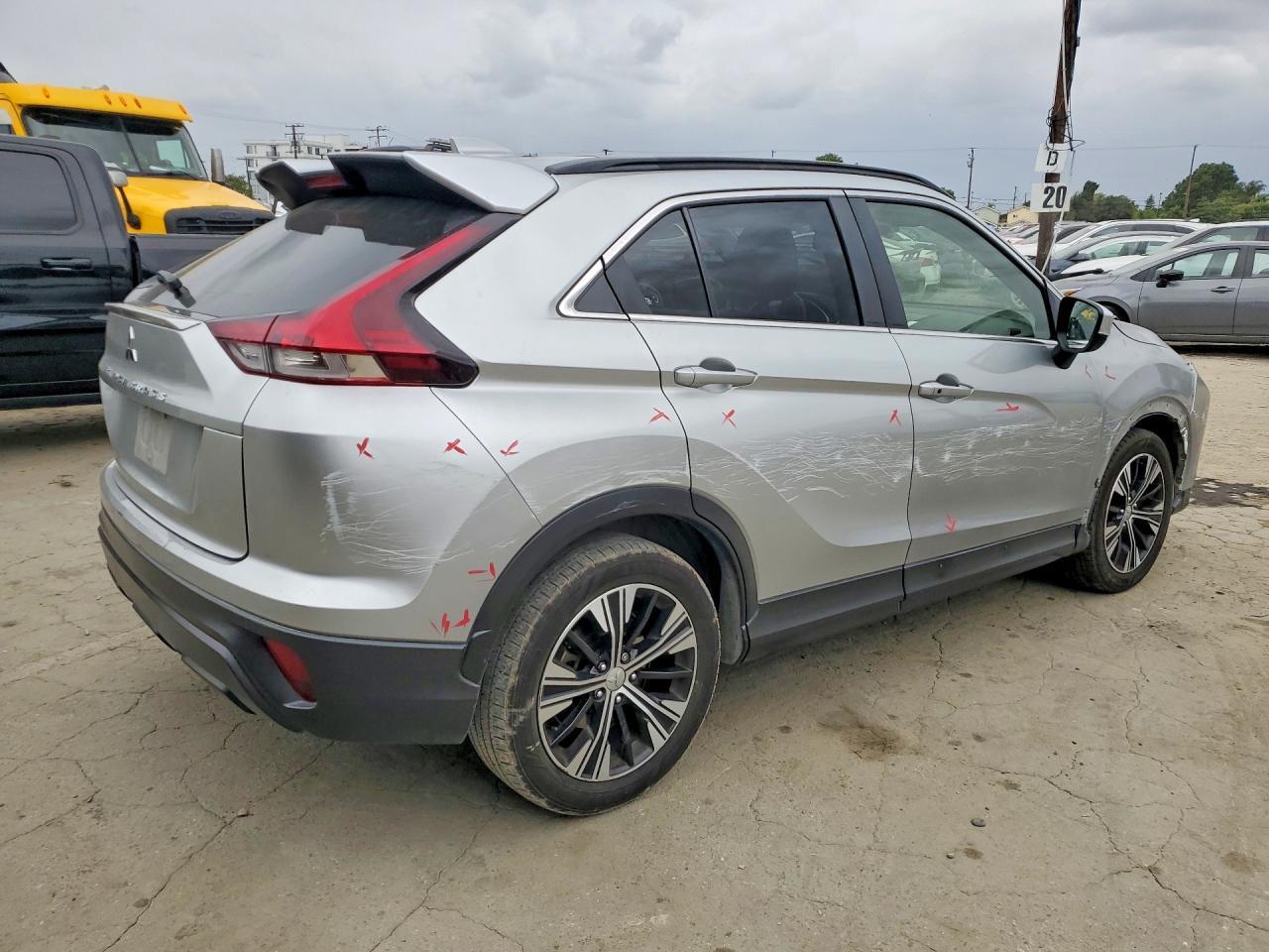 2022 Mitsubishi Eclipse Cross Se - Фото 3