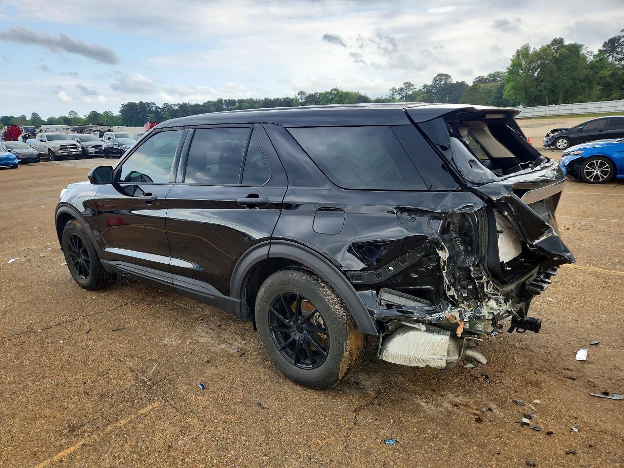 2020 Ford Explorer - Image 2