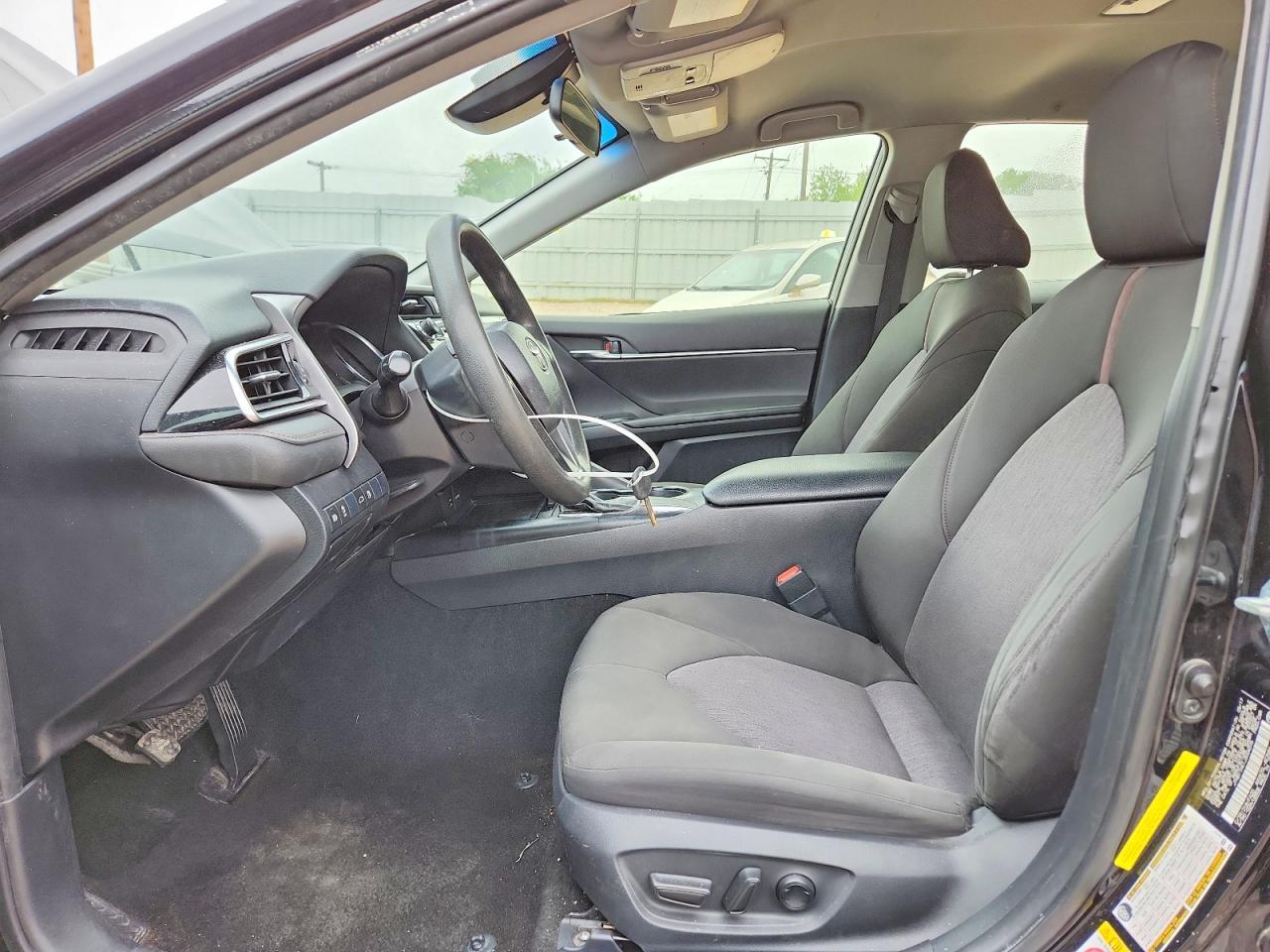 2018 Toyota Camry Le - Image 7