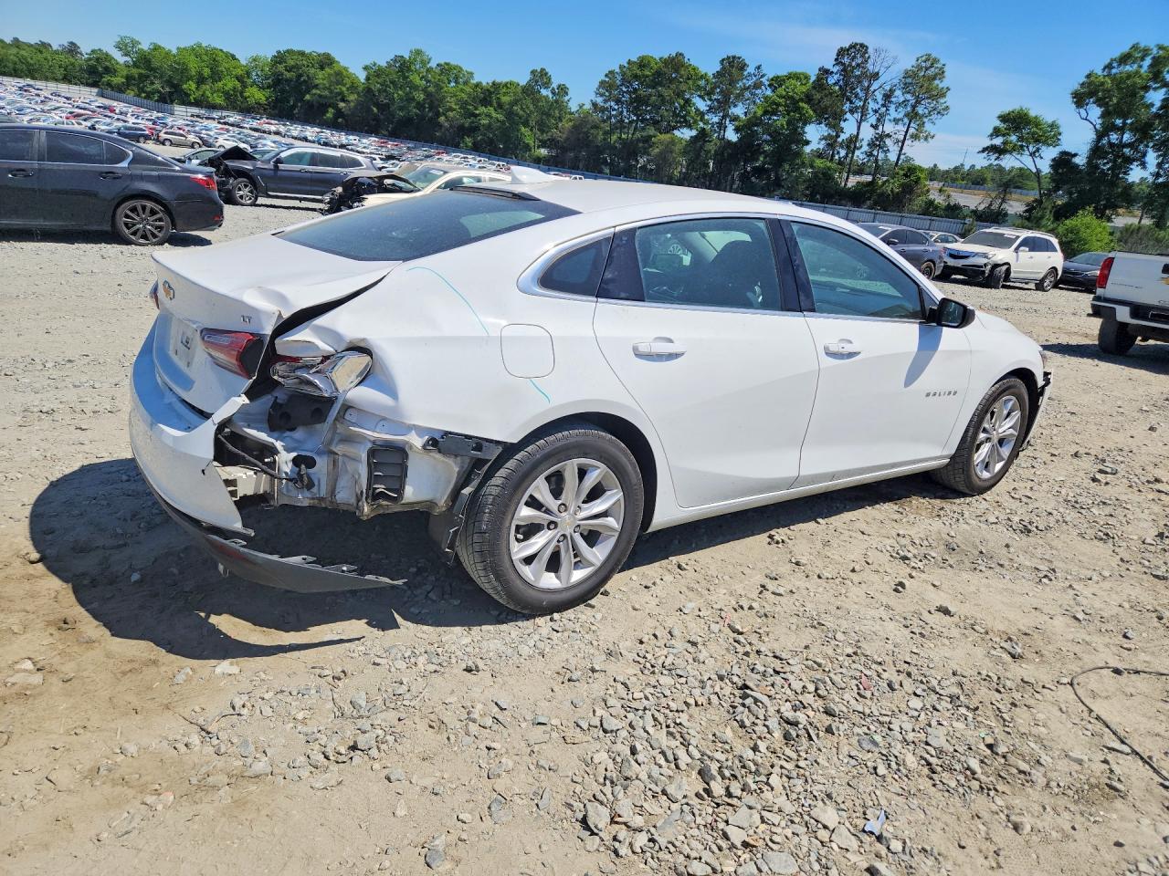 2022 Chevrolet Malibu Lt - Фото 3