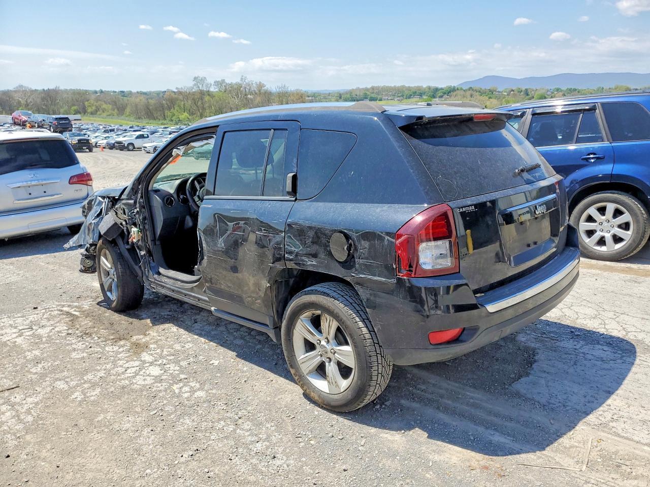 2015 Jeep Compass Latitude - Image 2