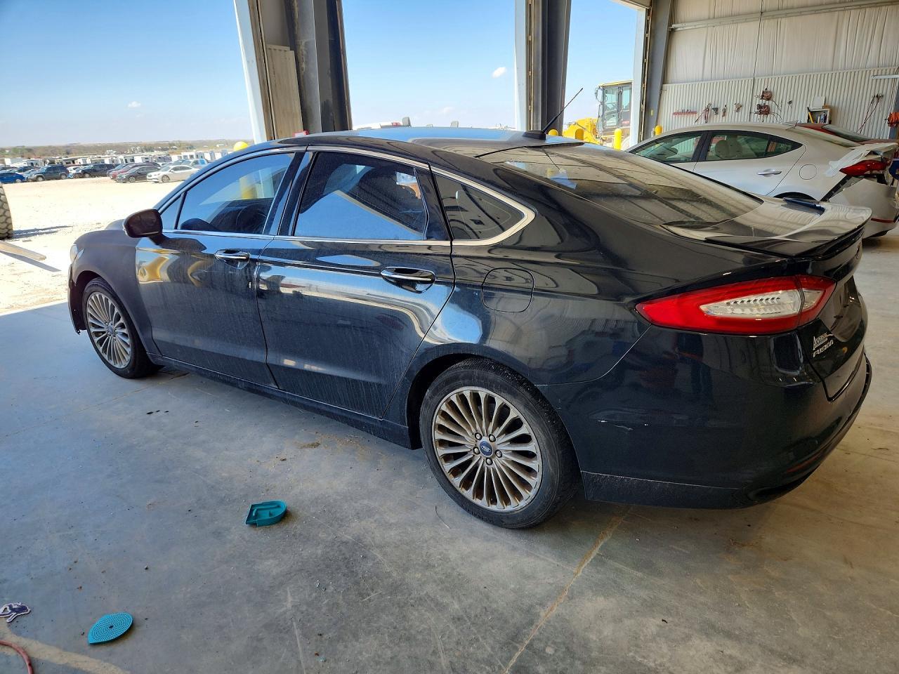 2013 Ford Fusion Titanium - Фото 2