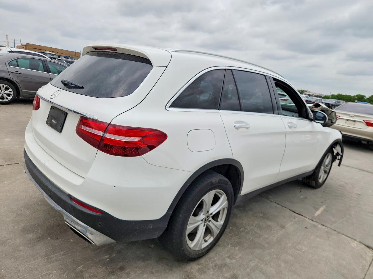 2018 Mercedes-Benz Glc 300 - Фото 3
