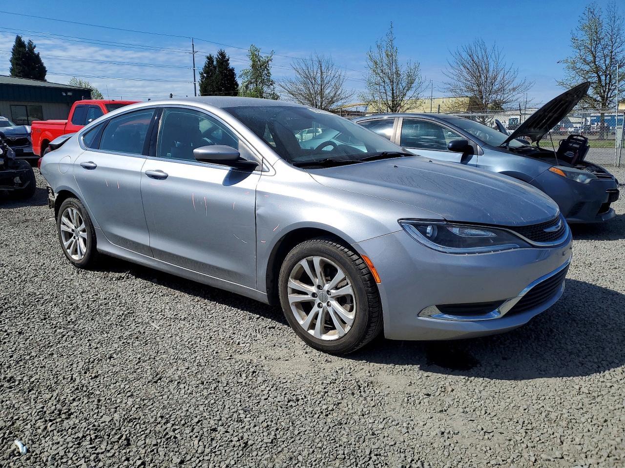 2015 Chrysler 200 Limited - Image 4