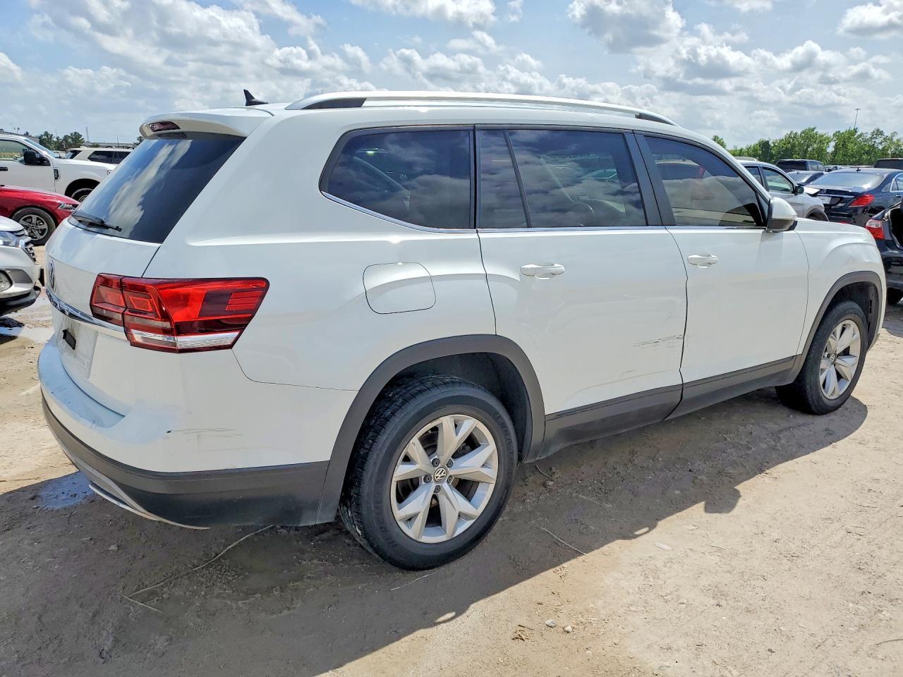 2019 Volkswagen Atlas Se - Фото 3