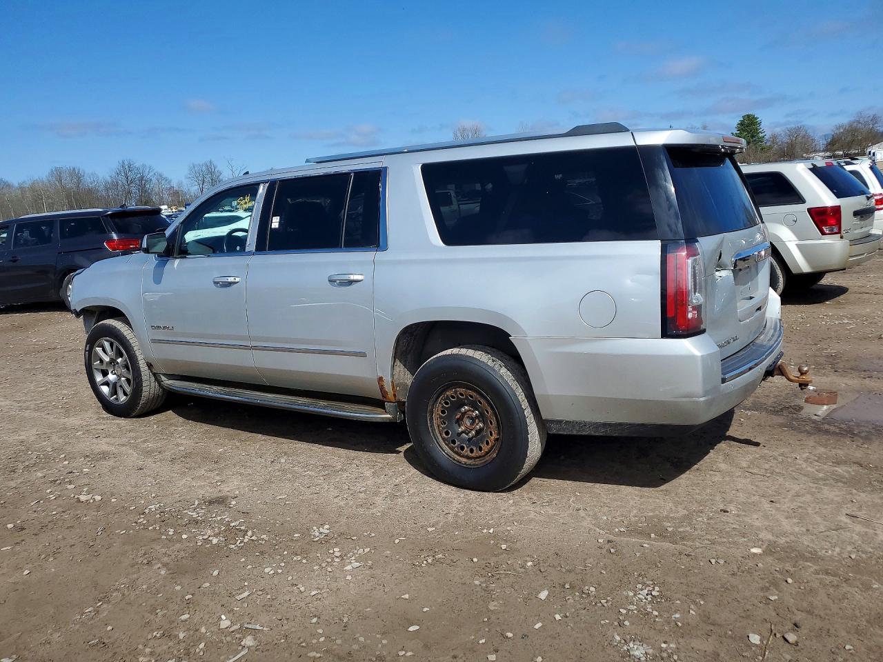 2015 GMC Yukon Xl Denali - Image 2