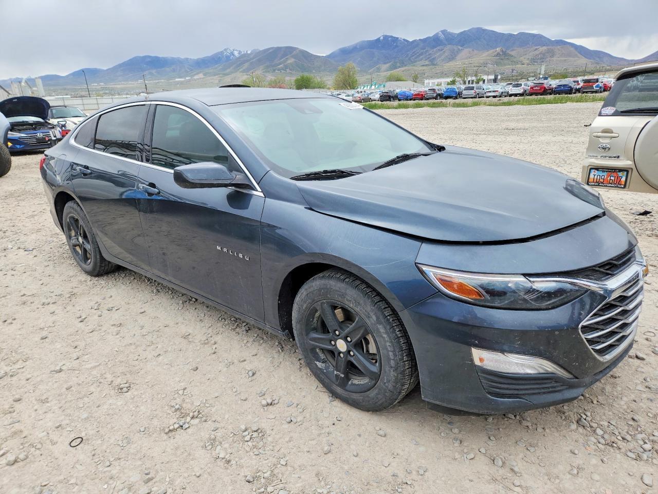 2019 Chev Malibu Ls - Image 4