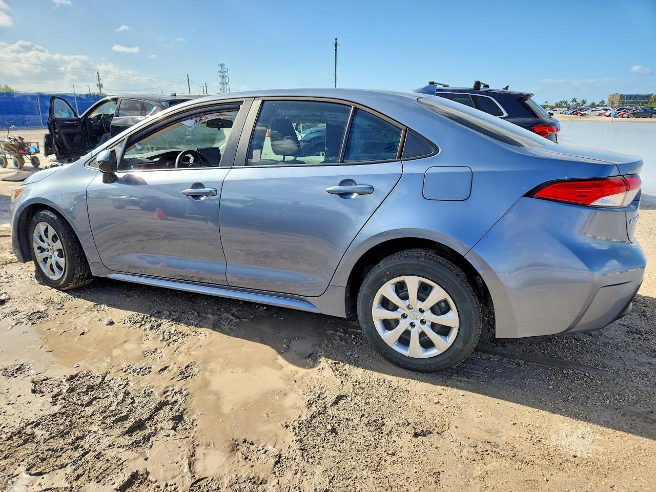 2023 Toyota Corolla Le - Image 2