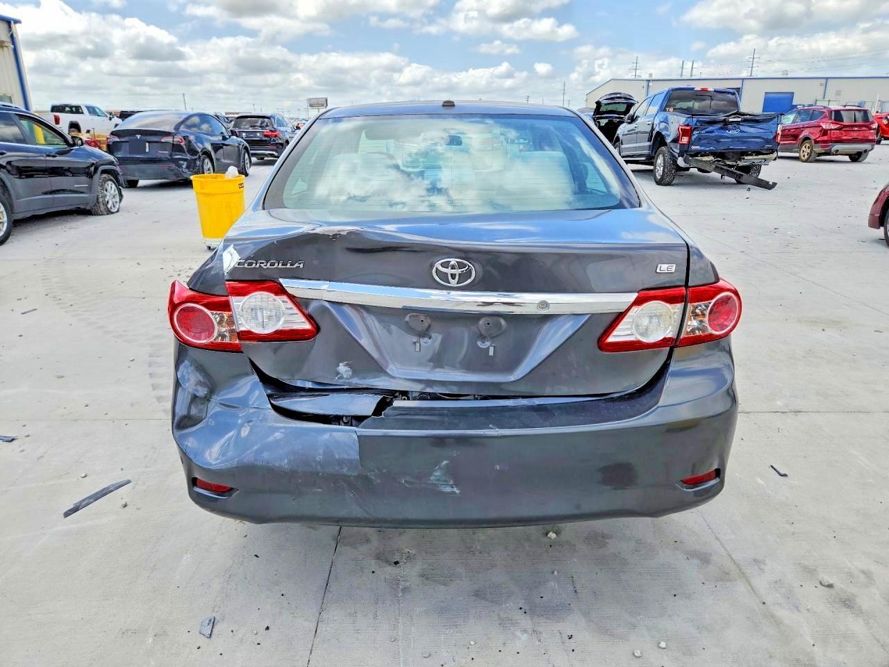 2011 Toyota Corolla Le - Фото 6