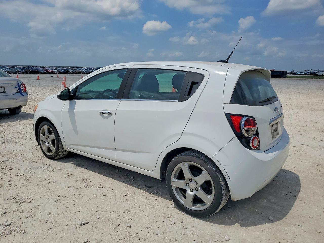 2014 Chevrolet Sonic Ltz - Image 2