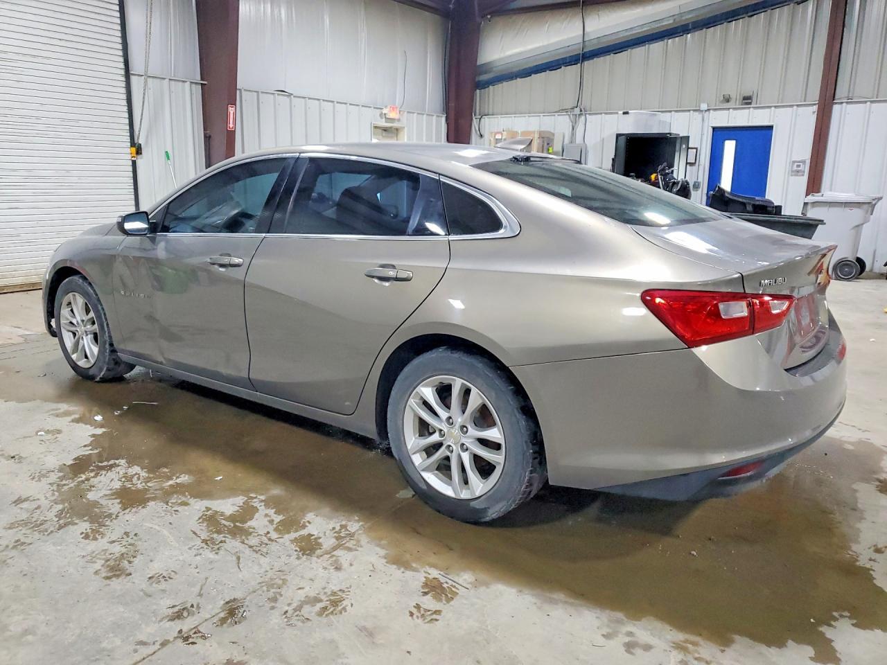 2017 Chevrolet Malibu Lt - Фото 2