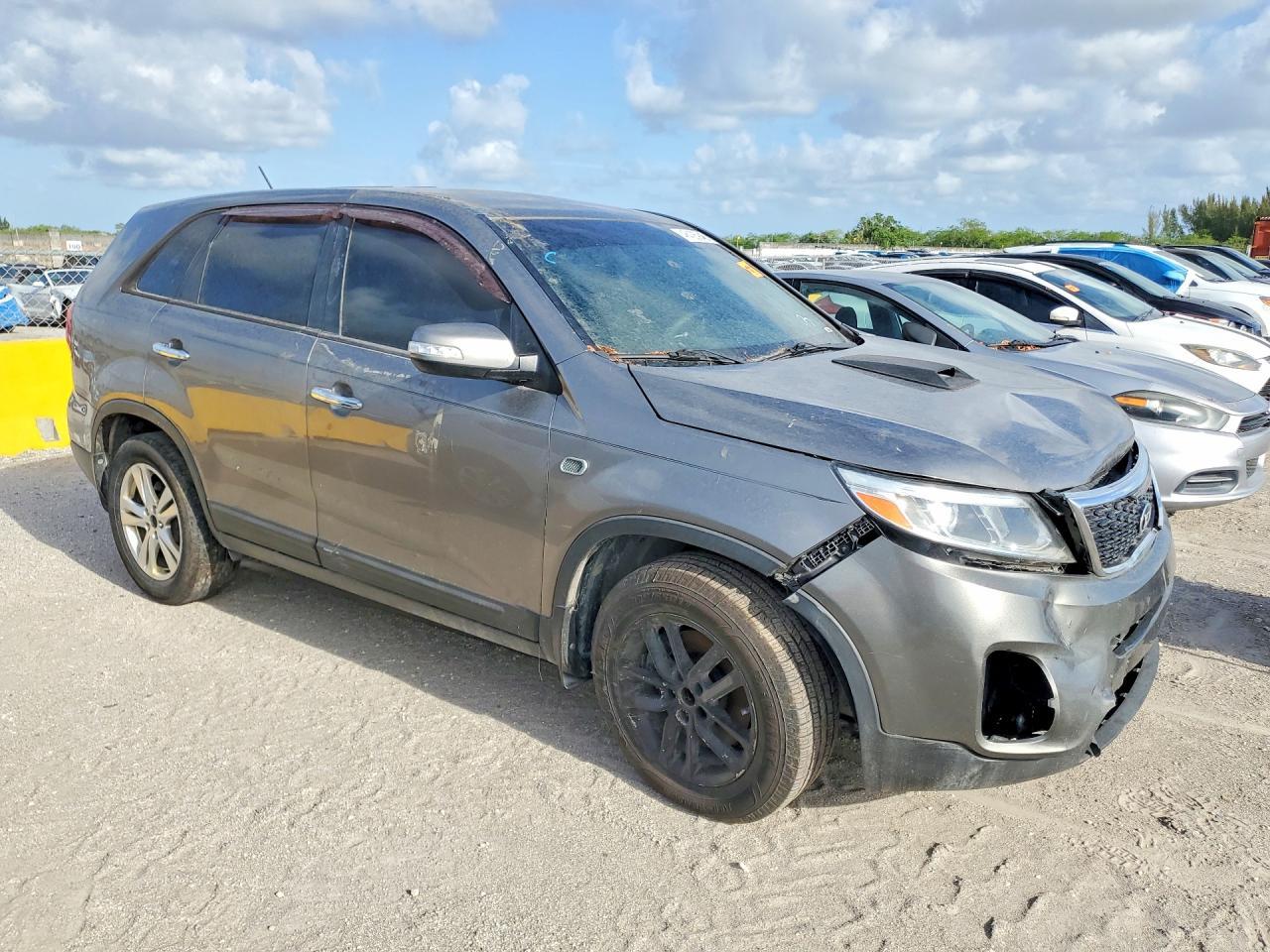 2014 Kia Sorento Lx - Image 4