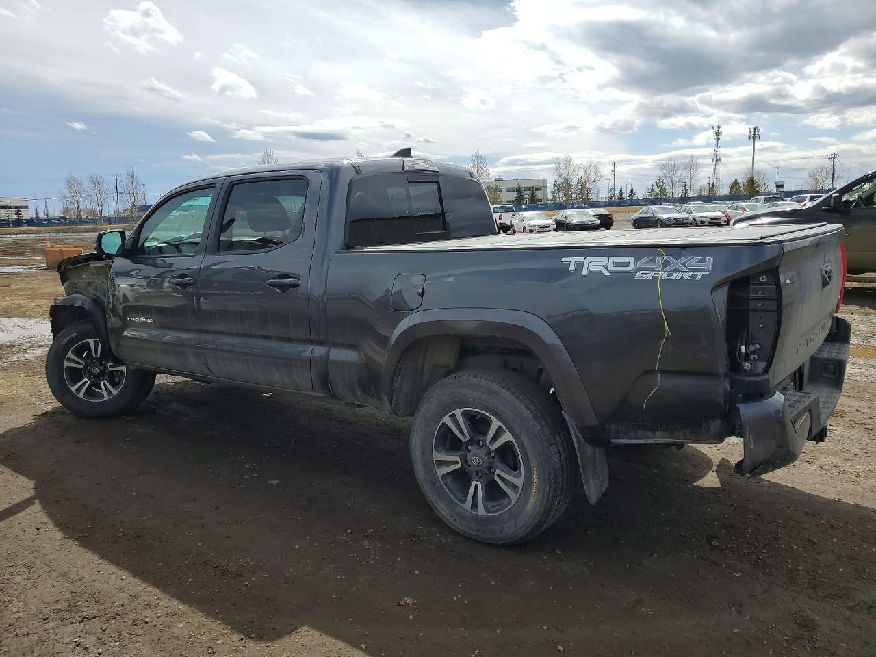 2018 Toyota Tacoma Sr5 V6 - Image 2