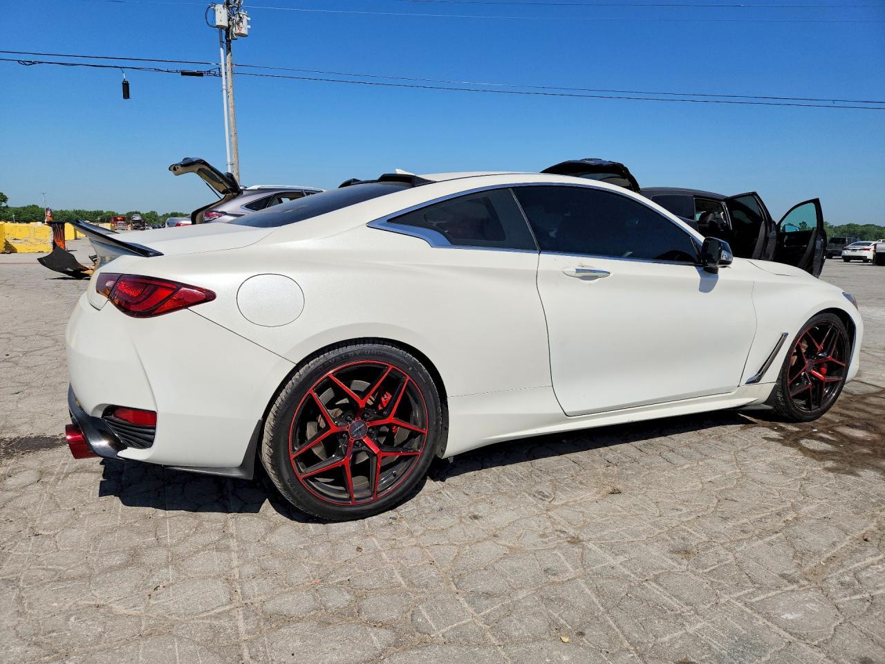 2017 Infiniti Q60 3.0T Premium - Фото 3