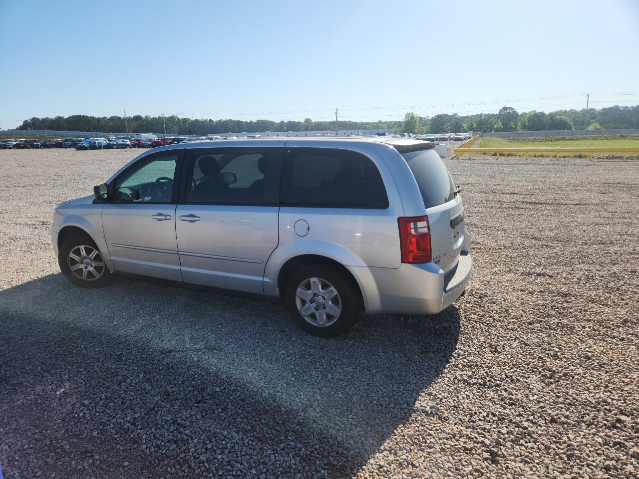 2010 Dodge Grand Caravan Se - Image 2