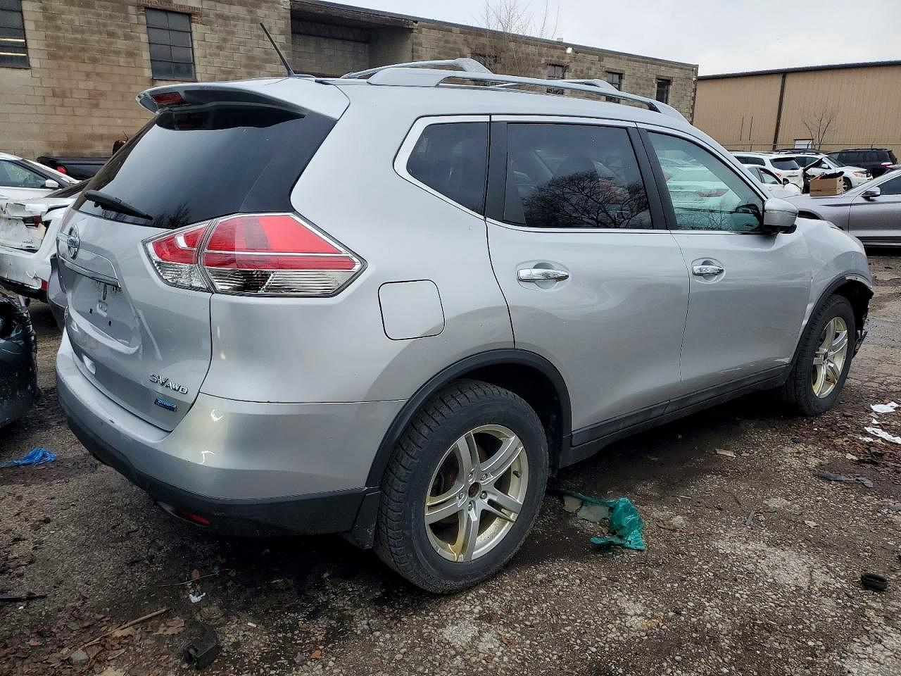 2015 Nissan Rogue S - Фото 4