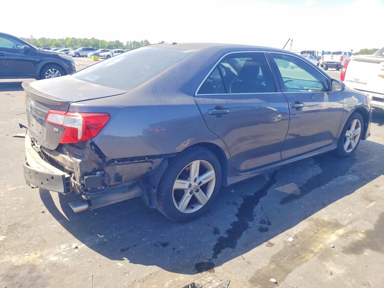 2014 Toyota Camry Se - Фото 3