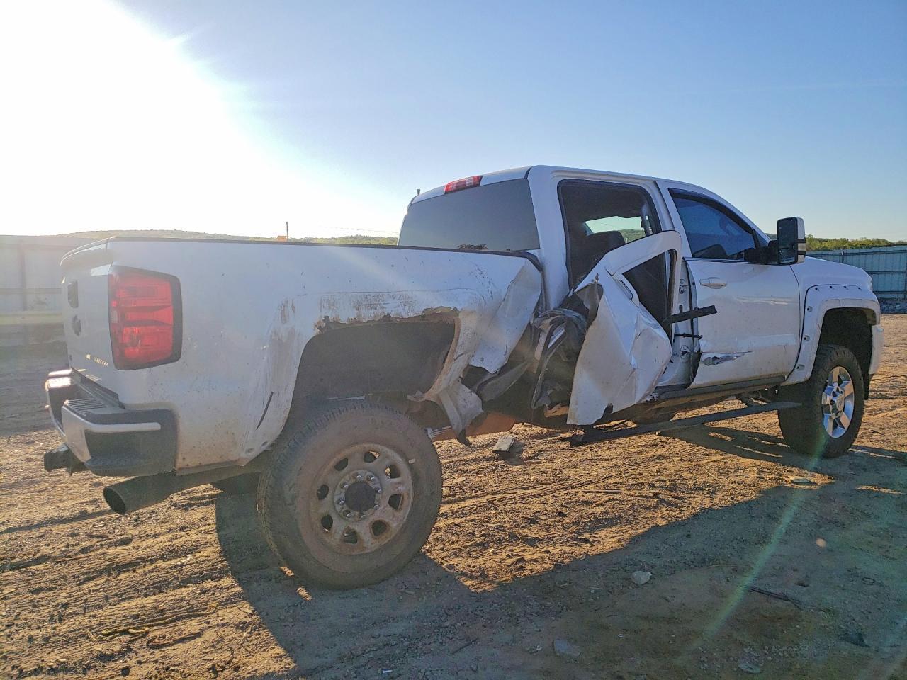 2016 Chevrolet Silverado K2500 Heavy Duty Ltz - Image 3