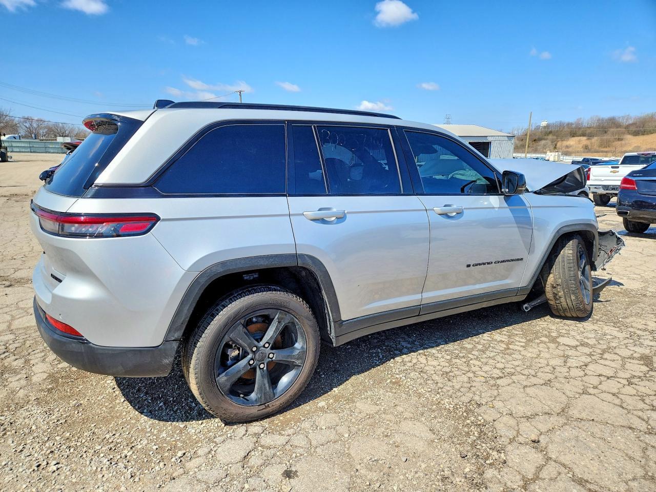 2025 Jeep Grand Cherokee Limited - Image 3
