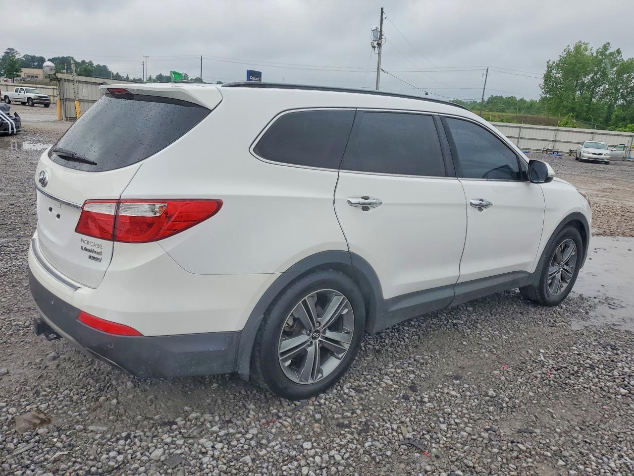 2015 Hyundai Santa Fe Limited - Image 3