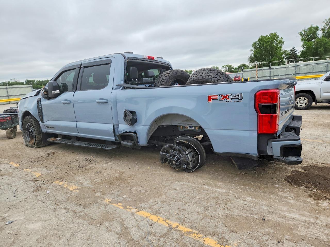 2024 Ford F250 Super Duty - Фото 2