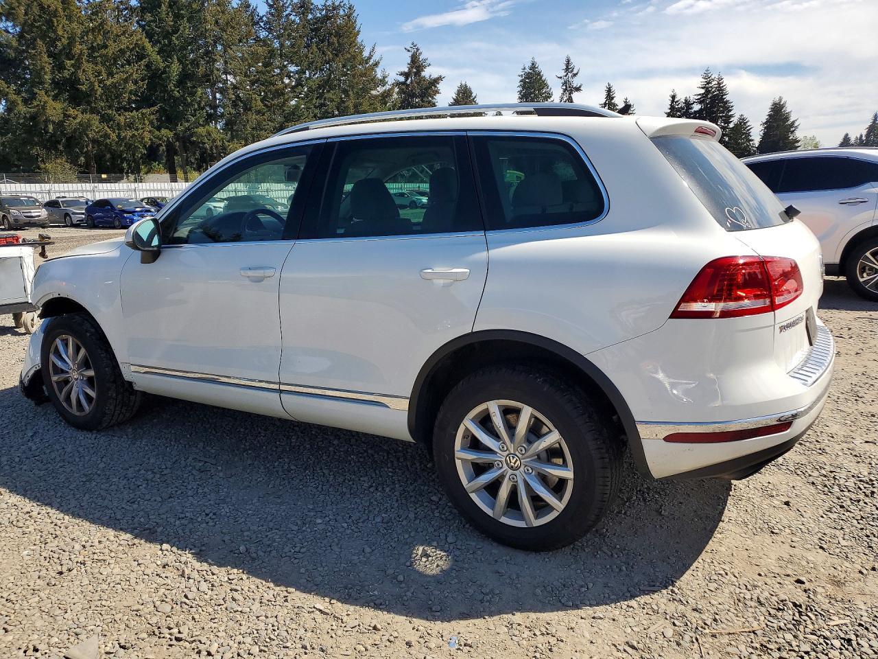 2015 Volkswagen Touareg V6 - Фото 2
