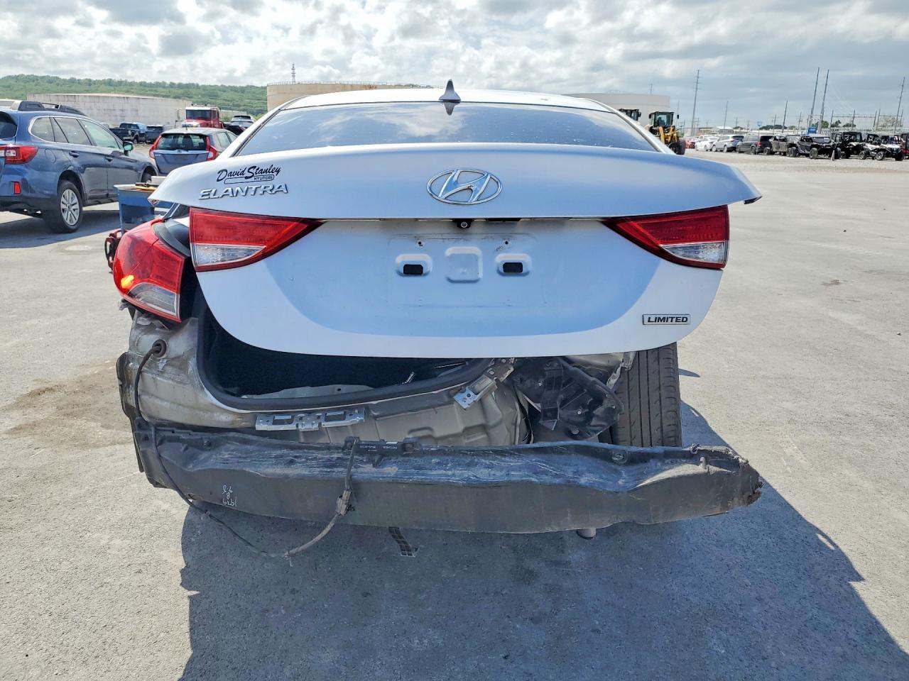 2012 Hyundai Elantra Limited - Image 6