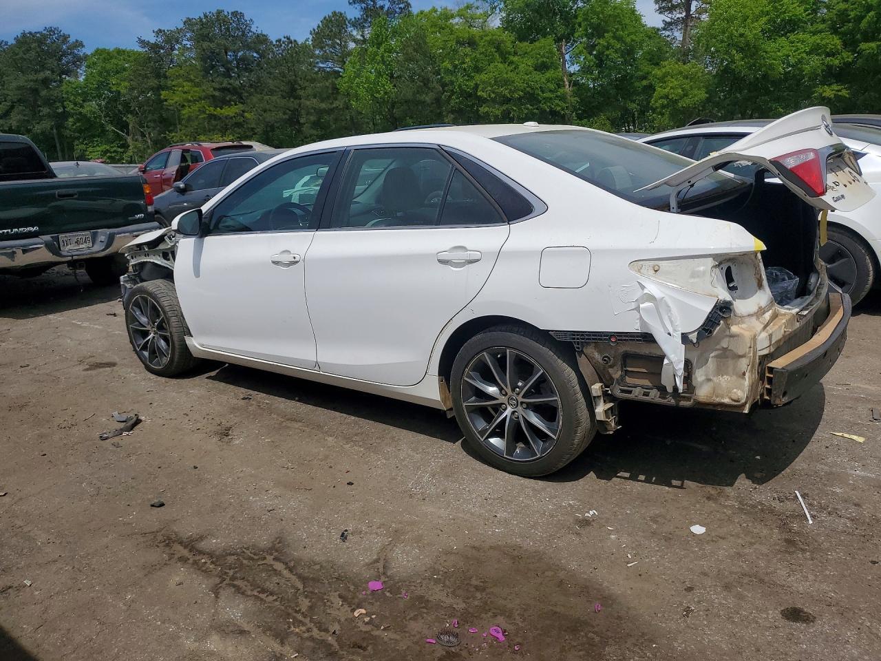 2016 Toyota Camry Xse - Image 2