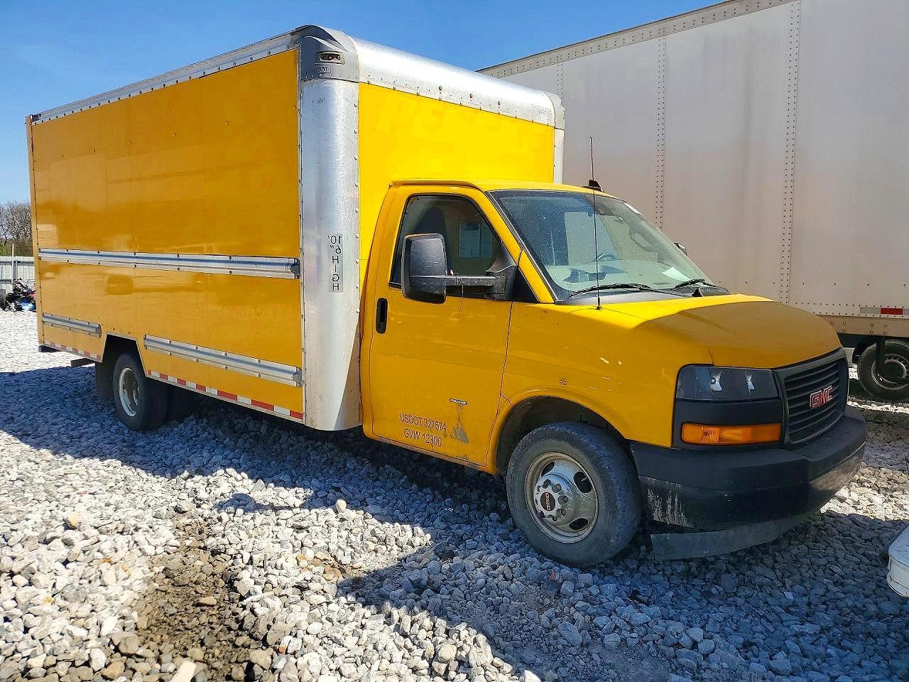 2022 GMC Savana Cutaway G4500 - Image 4