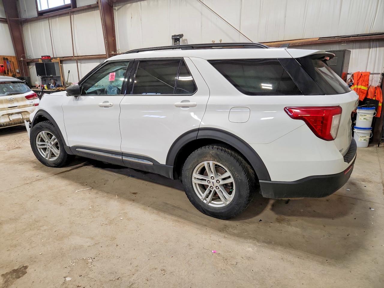 2023 Ford Explorer Xlt - Image 2