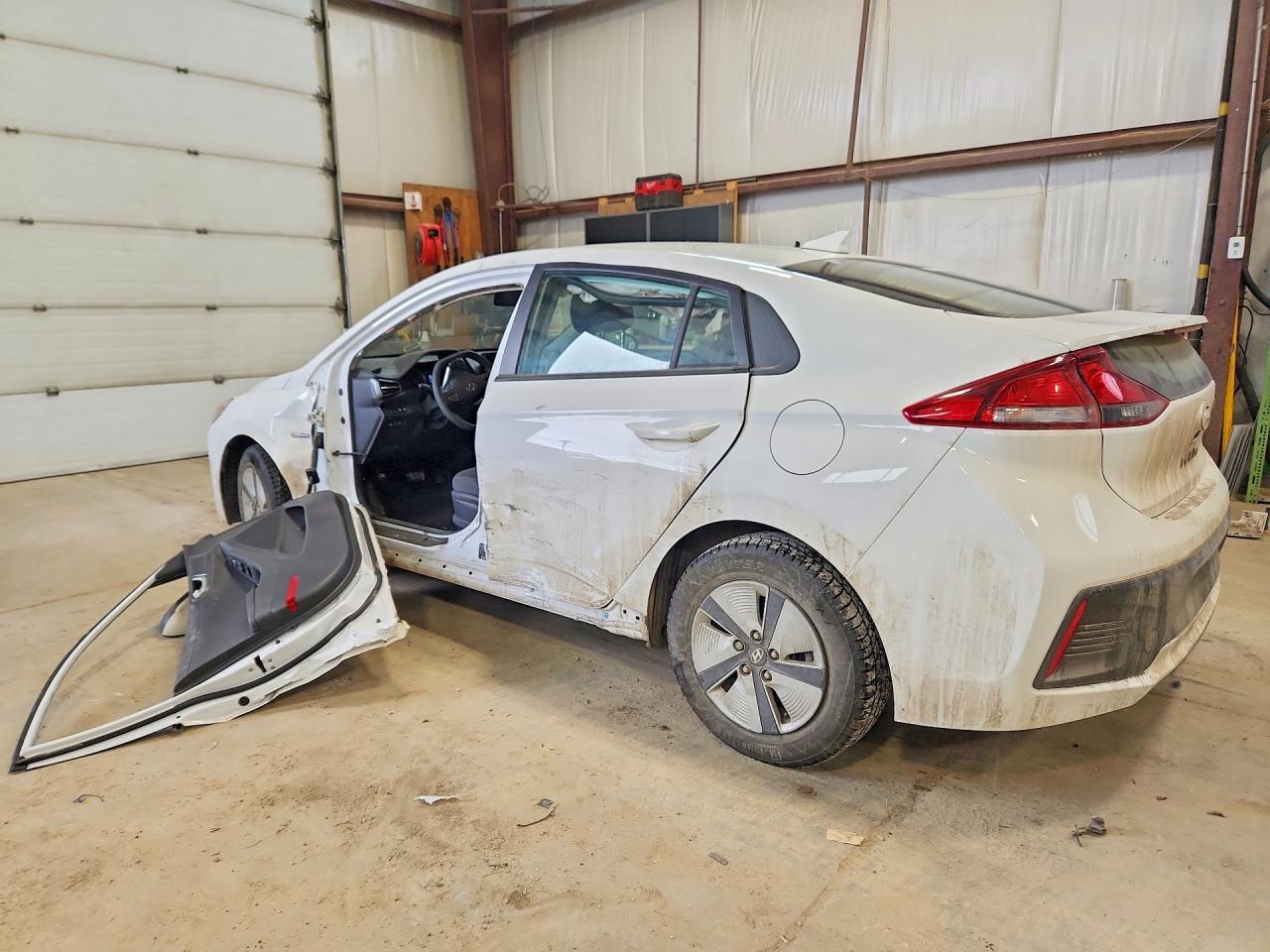 2020 Hyundai Ioniq Hybrid Se - Image 2