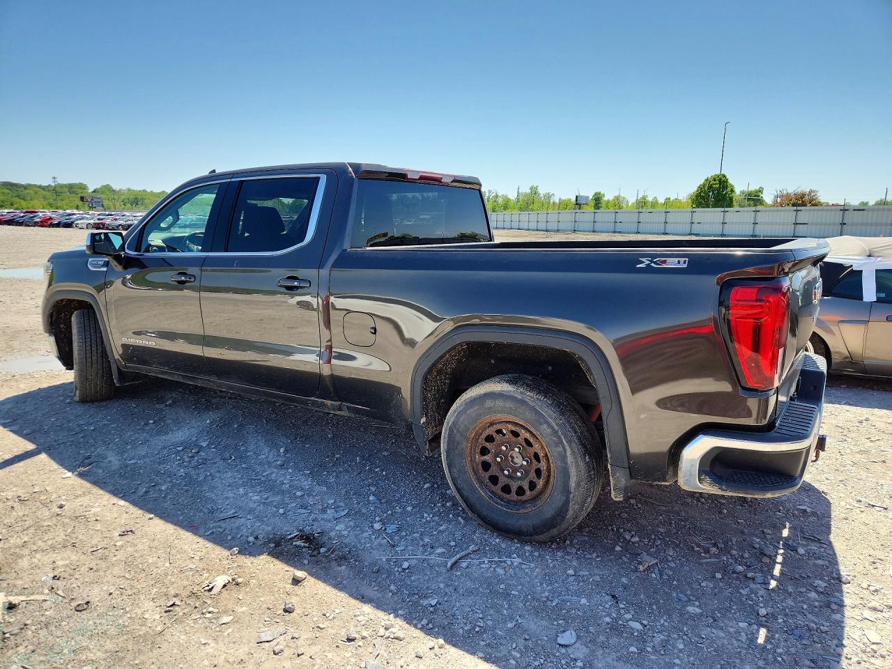 2020 GMC Sierra K1500 Sle - Image 2