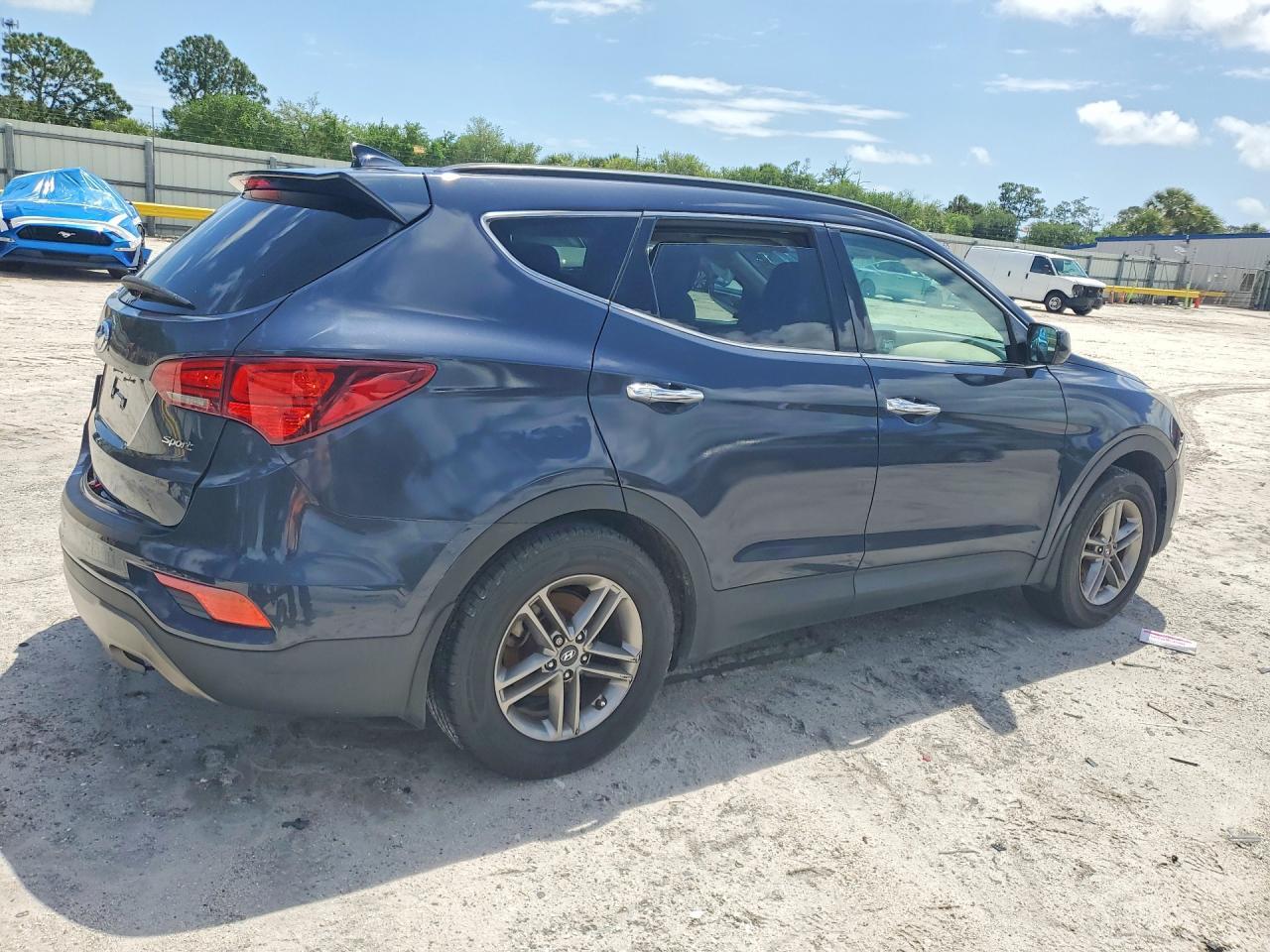 2017 Hyundai Santa Fe Sport 2.4L - Image 3