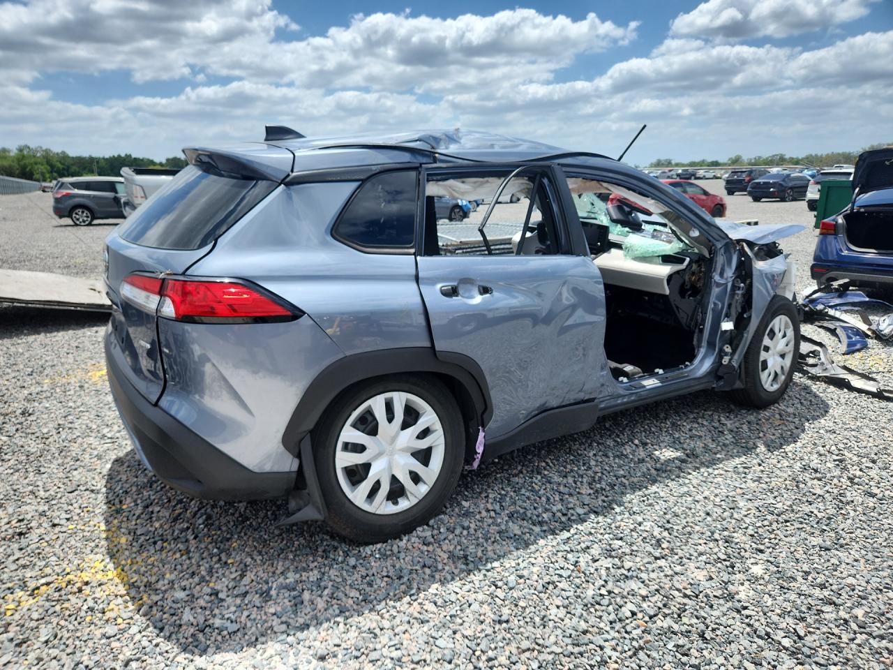2022 Toyota Corolla Cross L - Фото 3
