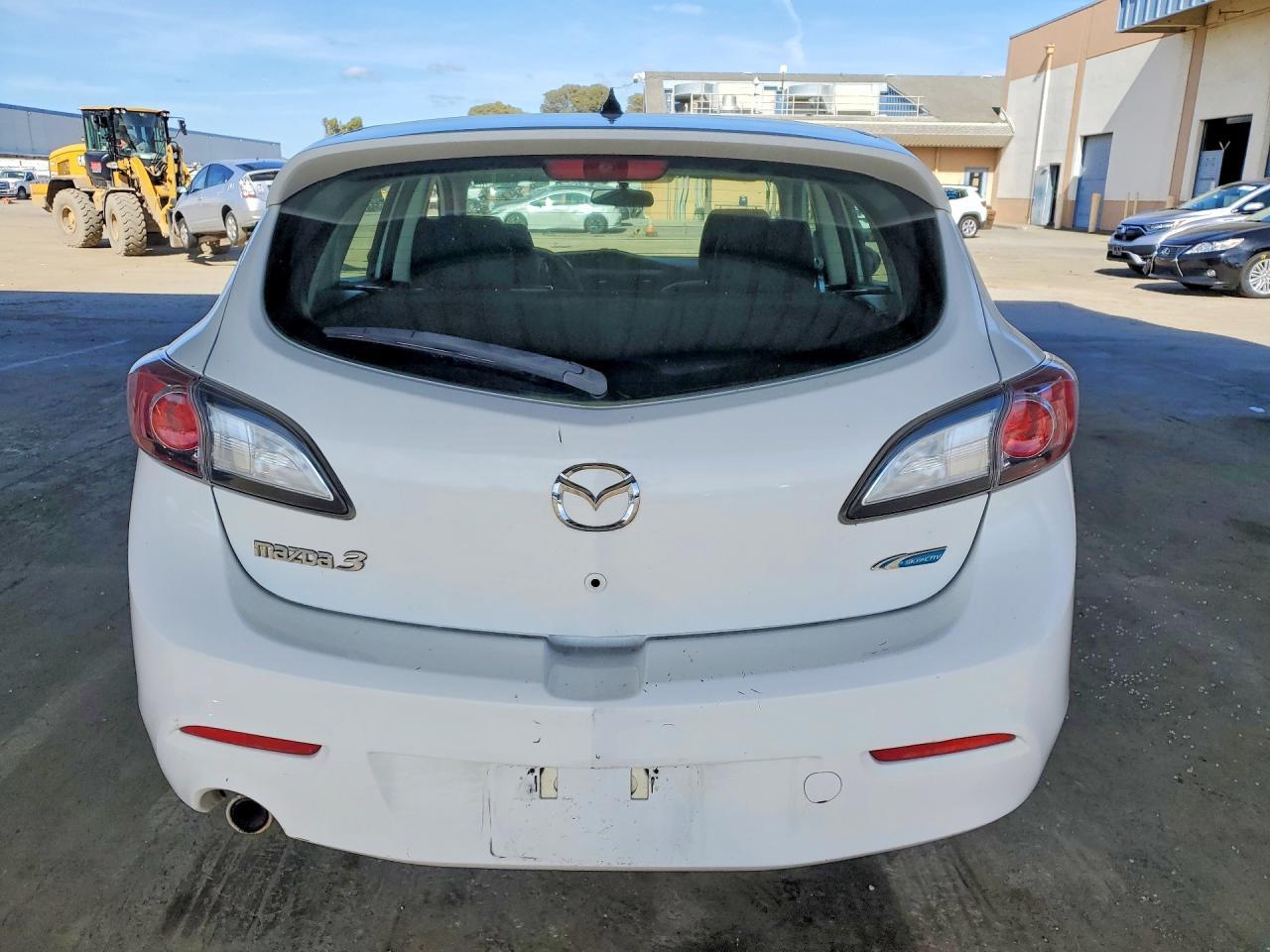 2012 Mazda 3 I - Image 6