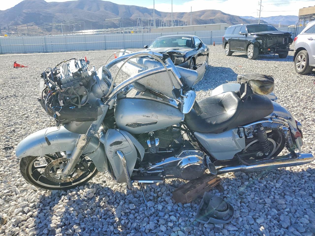 2023 Harley-Davidson Fltrx - Image 3