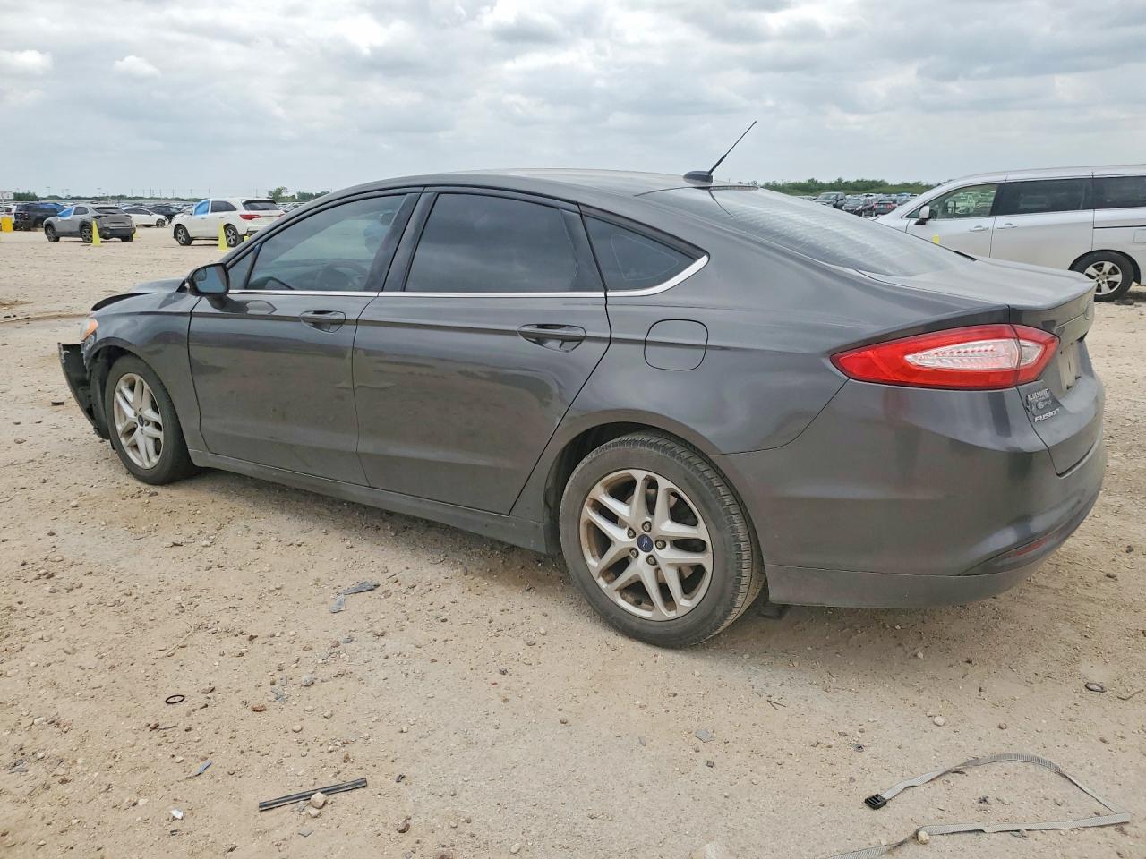 2015 Ford Fusion Se - Image 2