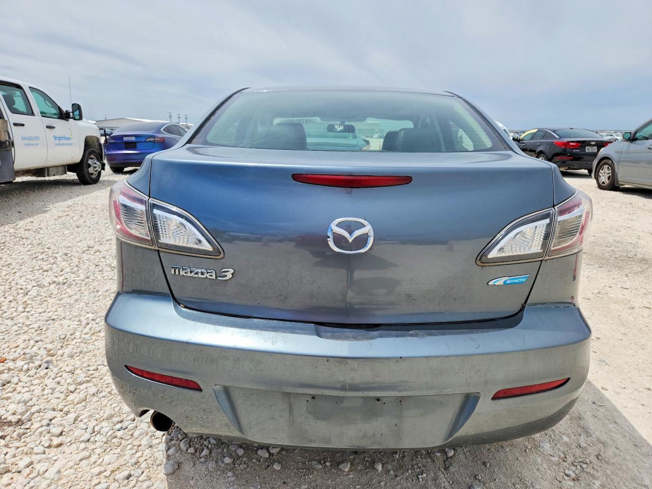 2012 Mazda 3 I - Image 6