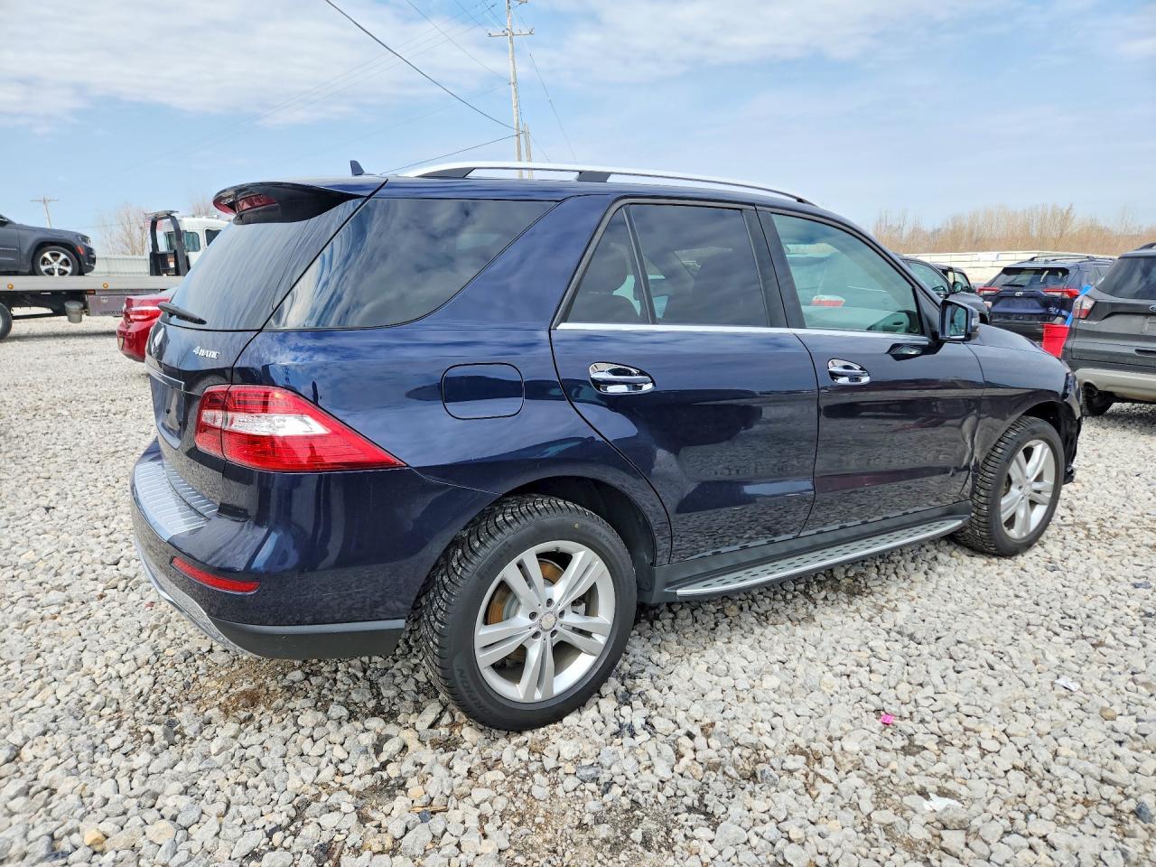2015 Mercedes-Benz Ml 350 4Matic - Image 3