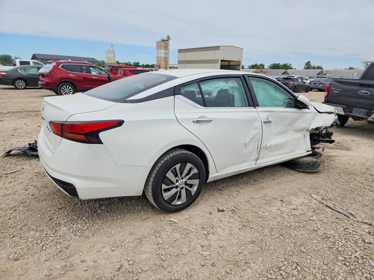 2020 Nissan Altima S - Фото 3