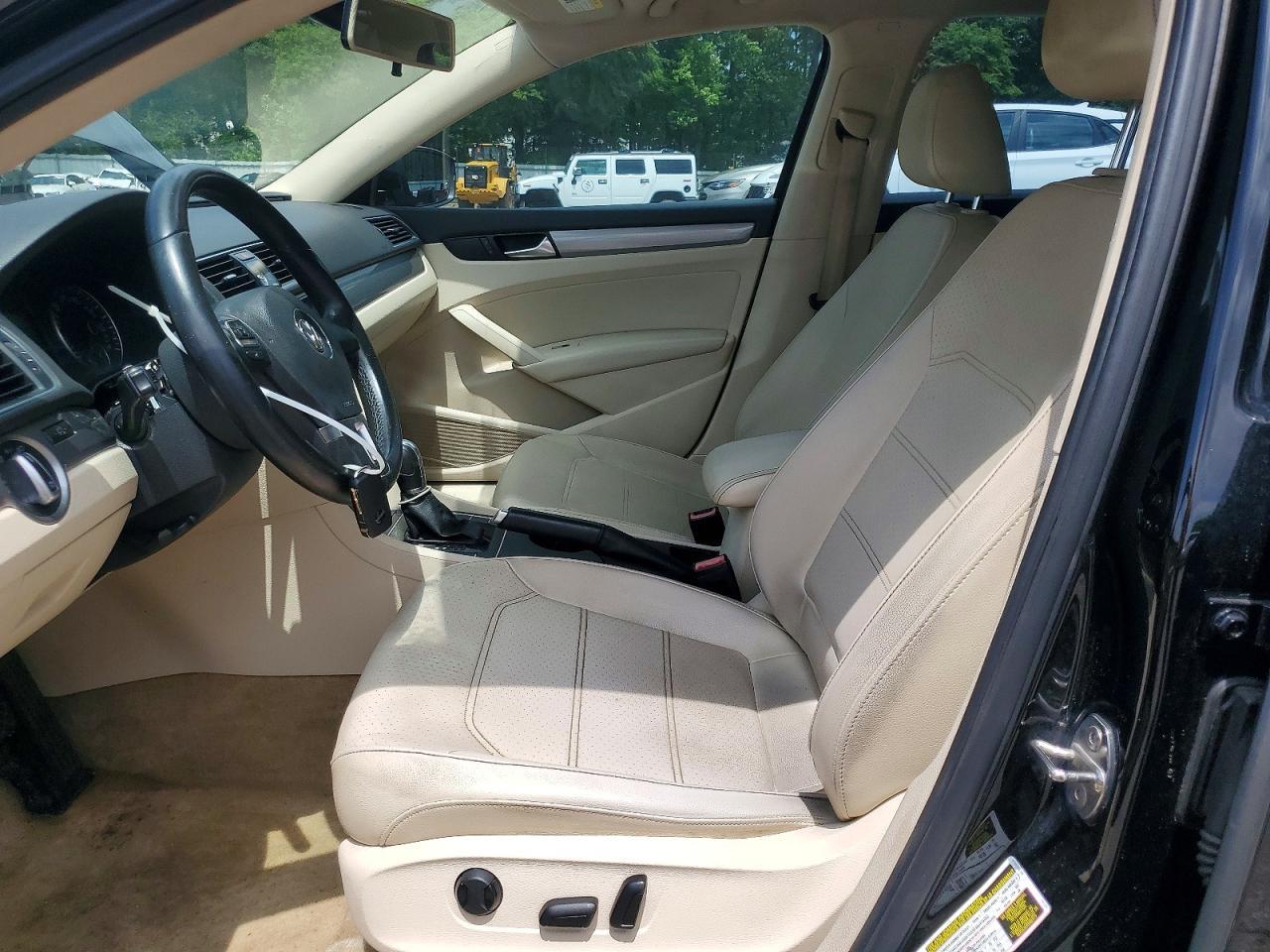 2015 Volkswagen Passat S - Фото 7