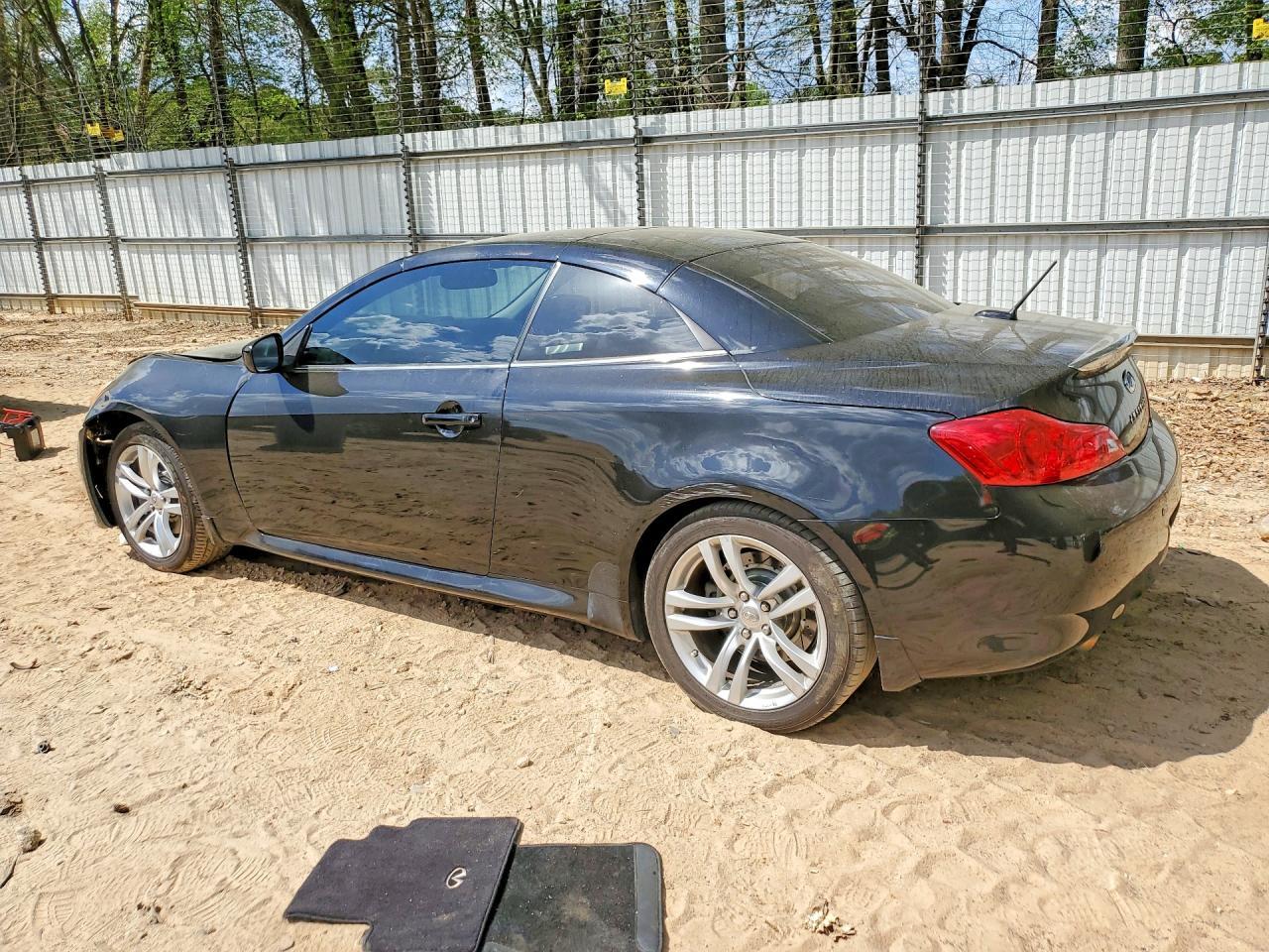 2010 Infiniti G37 Convertible Base - Фото 2