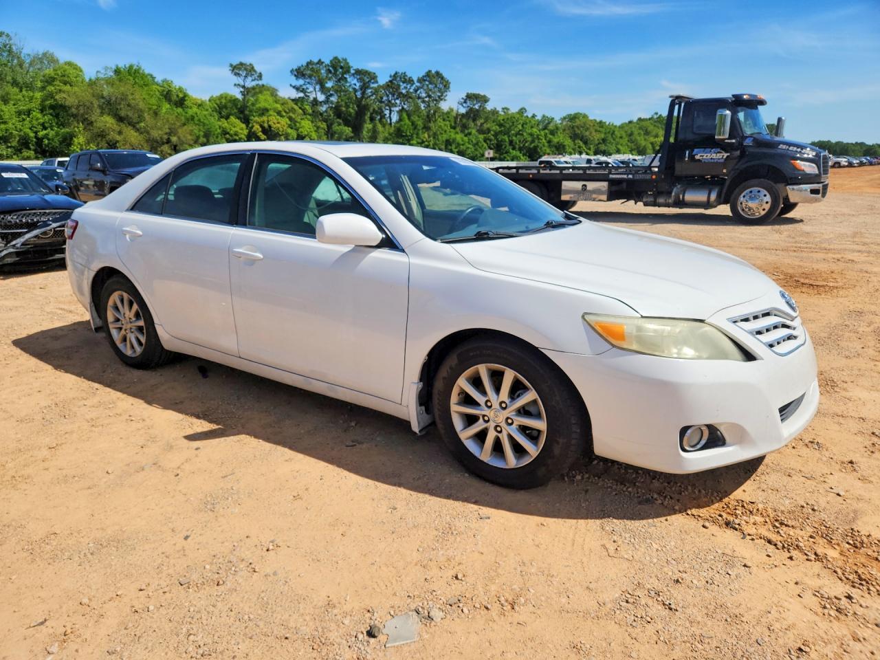 2010 Toyota Camry Xle - Image 4