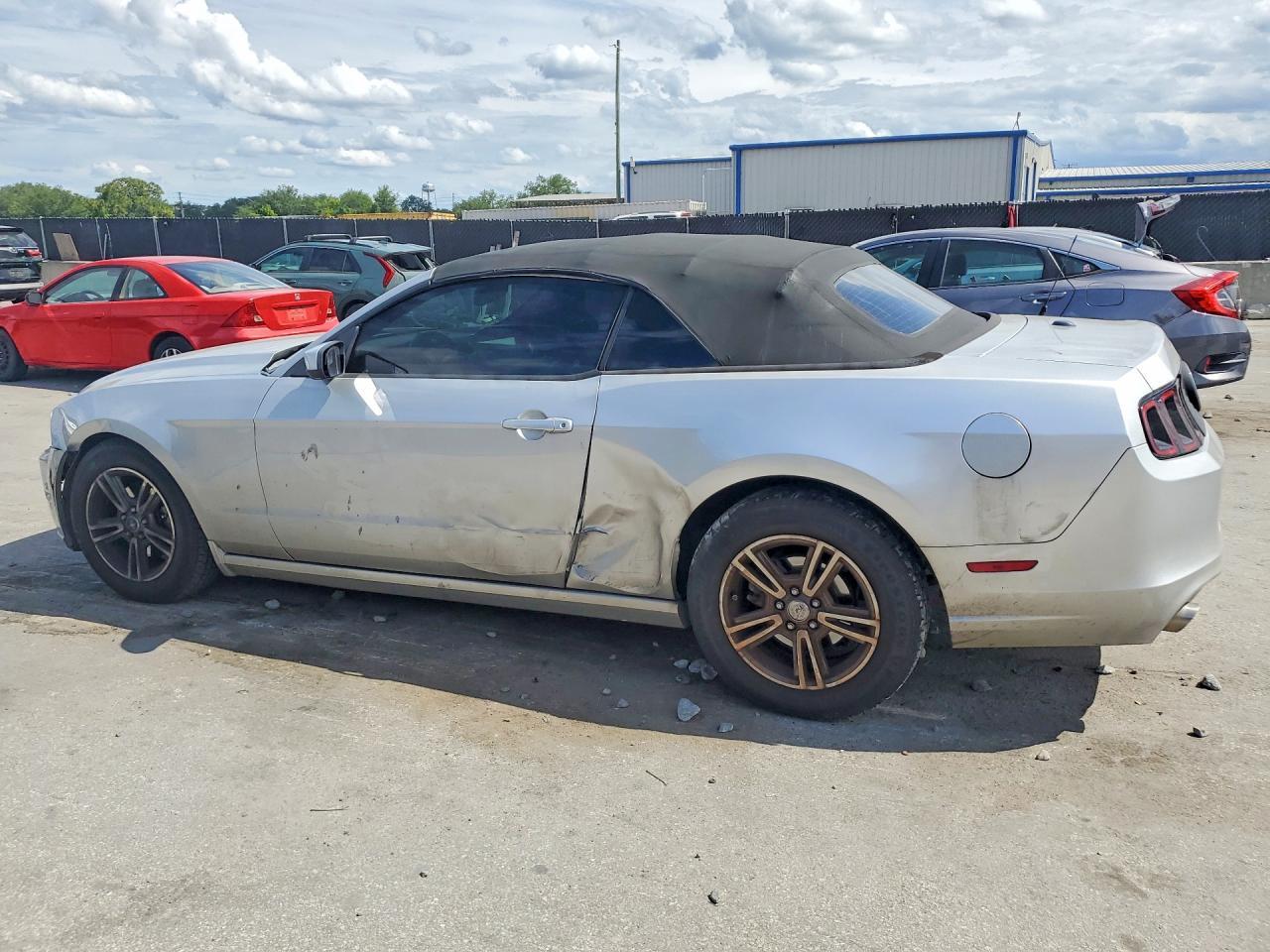 2013 Ford Mustang - Image 2
