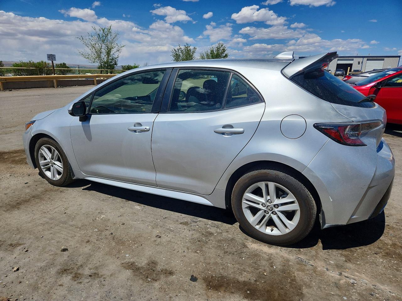 2020 Toyota Corolla Hatchback Se - Фото 2