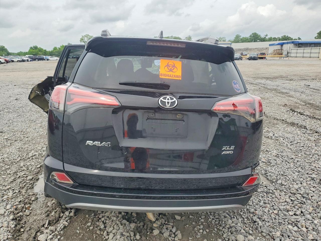 2017 Toyota Rav4 Xle - Image 6