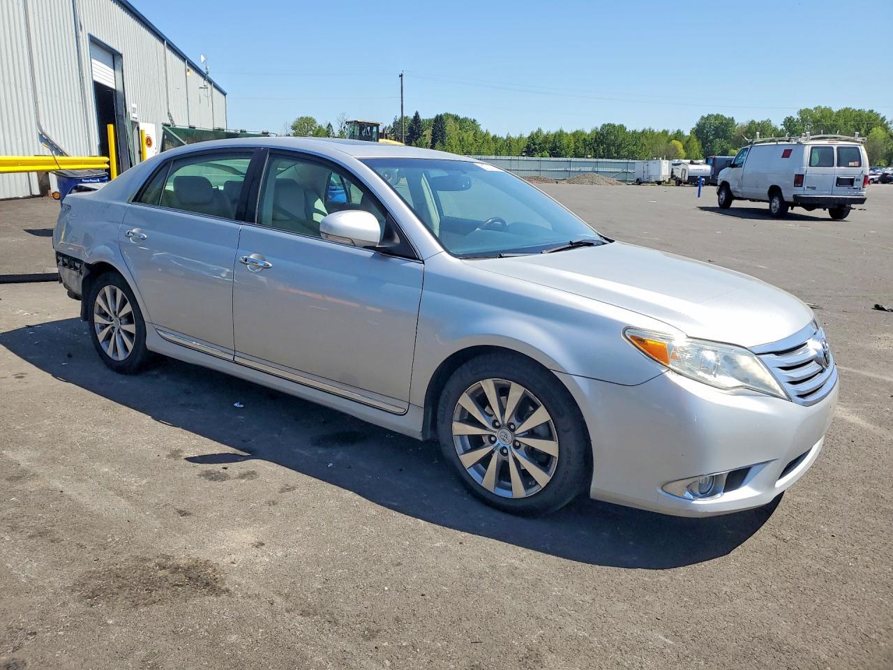 2011 Toyota Avalon Limited - Фото 4