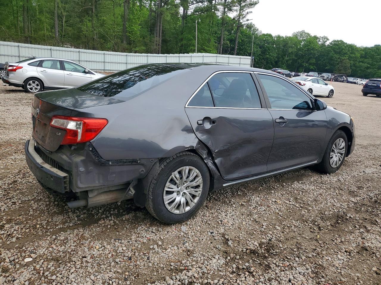 2012 Toyota Camry Le - Фото 3